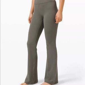 GROOVE PANT FLARE SUPER HIGH-RISE